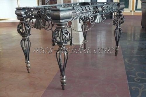 kovanaya-mebel--22c7-1289213625512965-2-big